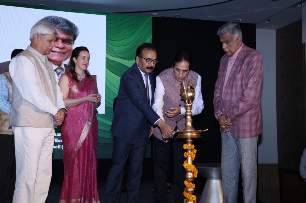 स्थिरता के लिए नई पहल: AMHSSC और ब्लूसाइन® का वस्त्र क्षेत्र हेतु ई-लर्निंग कोर्स लॉन्च