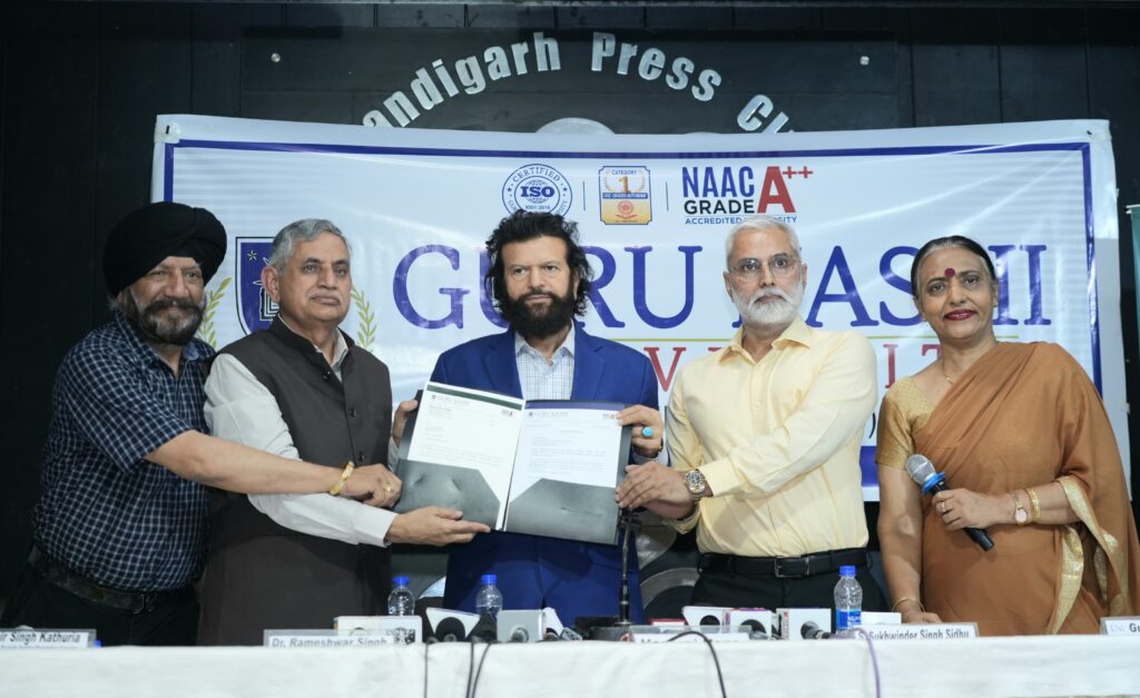 पद्म श्री हंसराज हंस गुरु काशी विश्वविद्यालय में ‘सूफी और लोक संगीत विरासत पीठ’ के अध्यक्ष नियुक्त किए गए