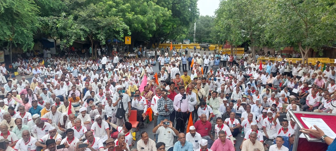 EPS-95 पेंशनर्स आंदोलन को मिला राजनीतिक समर्थन, सांसद कल संसद में देंगे धरना*