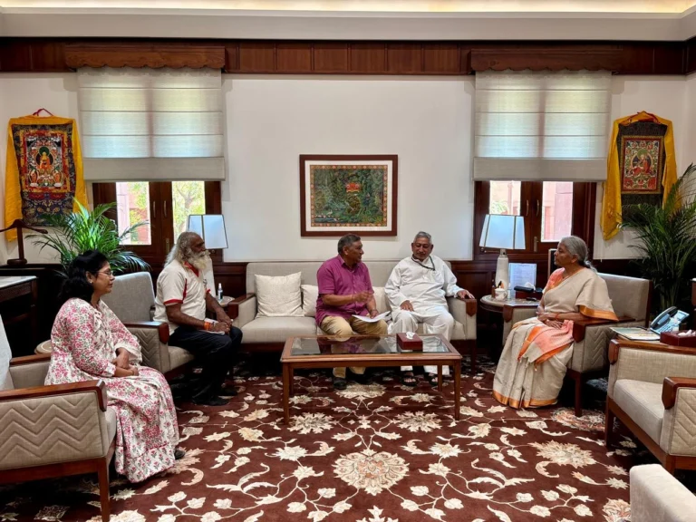 EPS-95 पेंशनरों ने सांसदों की अपील पर जंतर-मंतर का प्रदर्शन समाप्त किया, प्रतिनिधिमंडल ने वित्त मंत्री निर्मला सीतारमण से भेंट की