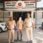 बहादुरी का परिचय देते हुए पुलिसकर्मी ने सशस्त्र बदमाश को दबोचा, हथियार व कारतूस बरामद