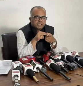 “अगर भाजपा में ही जाना था तो इतना ड्रामा क्यों किया”: राज्यसभा मुद्दे पर नवनीत चतुर्वेदी का जवाब