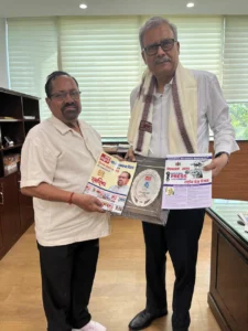 वरिष्ठ पत्रकार और केंद्रीय सूचना आयोग के आयुक्त आशुतोष चतुर्वेदी को चार दशकों की निष्पक्ष एवं निर्भीक पत्रकारिता के लिए भव्य सम्मान