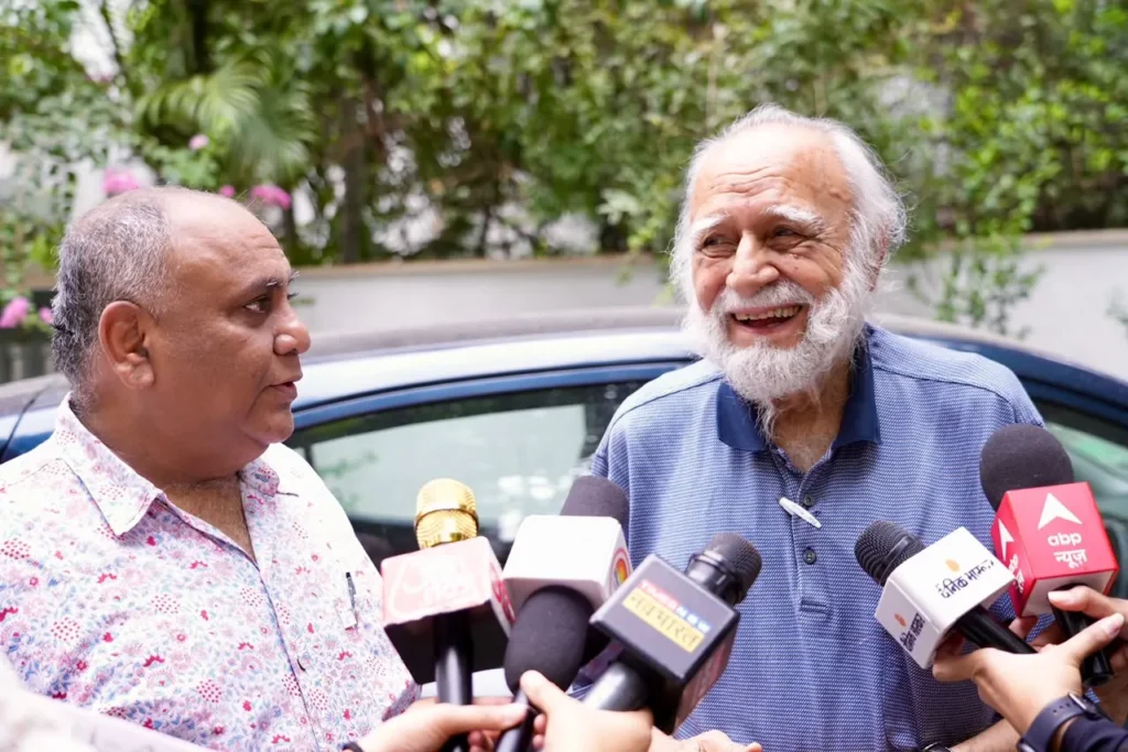 86 साल की उम्र में भी जोश बरकरार: राहुल सिंह ने शुरू की दिल्ली–कसौली नॉन-स्टॉप ड्राइव, गट हेल्थ पर गट बेला का जोर