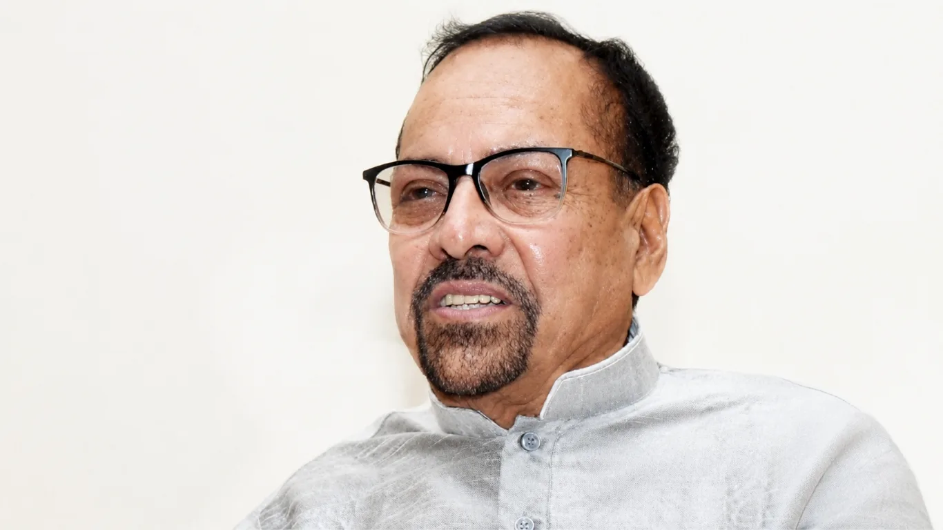 केंद्रीय सूचना एवं प्रसारण मंत्री से छोटे एवं मध्यम समाचार पत्रों को विज्ञापन बजट में उचित स्थान देने की अपील