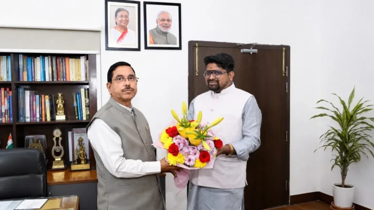 नई जिम्मेदारी के लिए प्रह्लाद जोशी को डॉ. भार्गव मल्लप्पा ने दी शुभकामनाएं