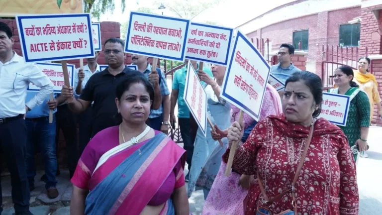 सरकारी पॉलिटेक्निक कर्मचारियों ने GOFTE के बैनर तले निकाला शांतिपूर्ण पैदल मार्च