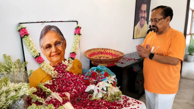 विजय शंकर चतुर्वेदी ने शीला दीक्षित की जयंती पर किया भावपूर्ण स्मरण, विकास और सुशासन को बताया प्रेरणास्रोत