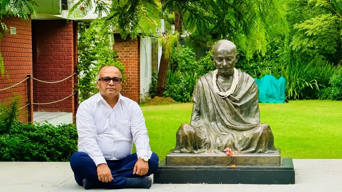 जॉर्जिया मेलोनी पर दिए बयान को लेकर नवनीत चतुर्वेदी ने MEA से जांच की मांग की