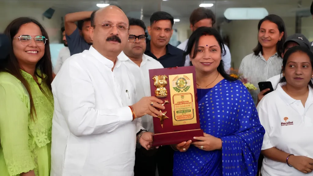दिल्ली में बढ़ा पैरा स्विमिंग का क्रेज! तालकटोरा में 150 से ज्यादा दिव्यांग तैराकों ने किया मुकाबला