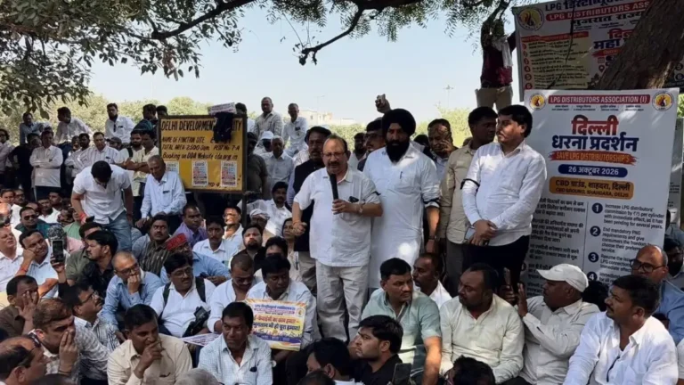 PNG नीति और LPG कनेक्शन के मुद्दे पर दिल्ली में वितरकों का विरोध